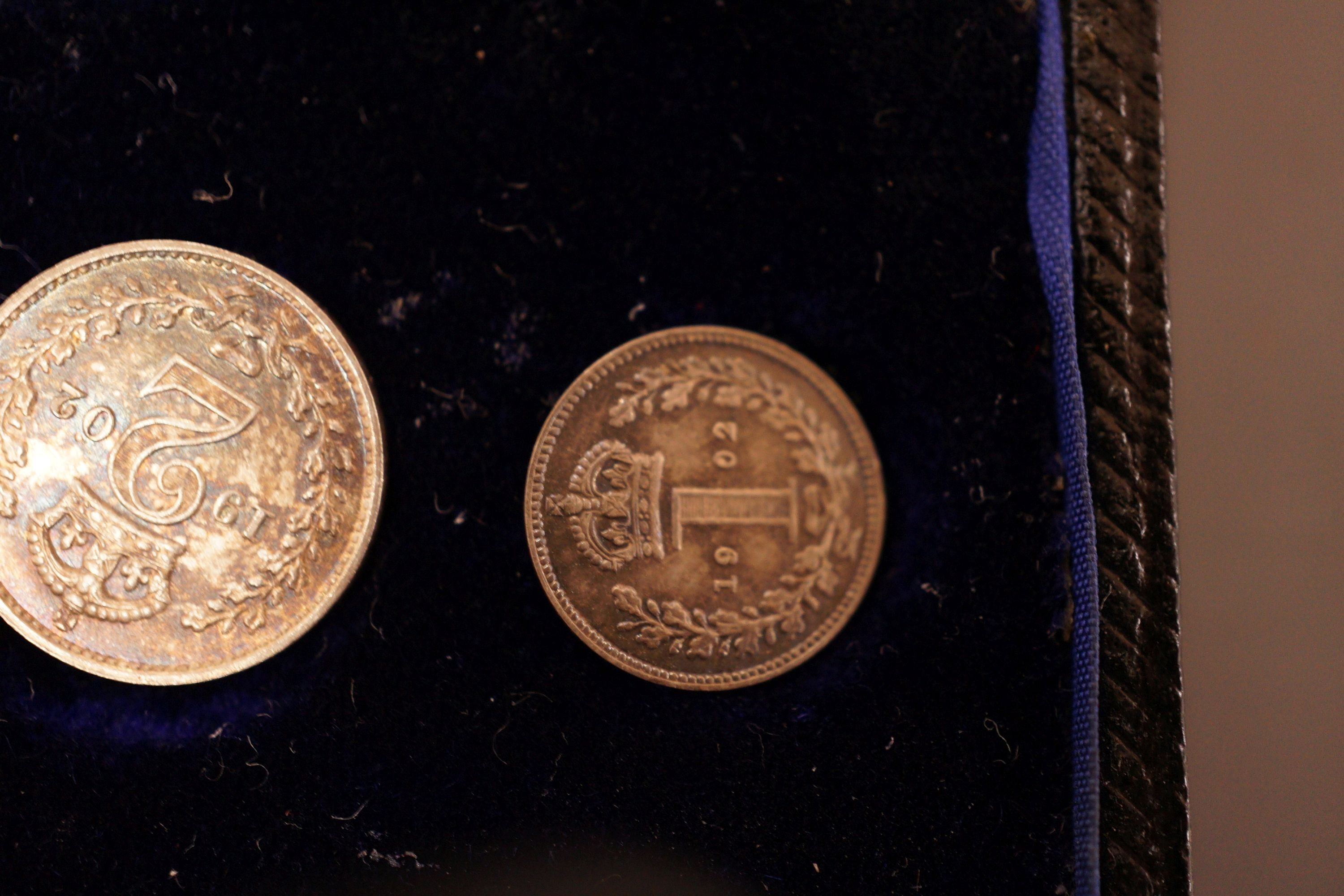 A cased Edward VII Maundy money set 1902